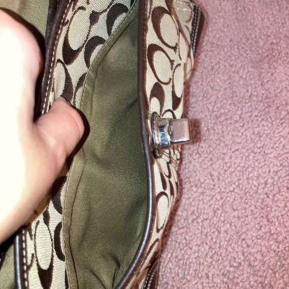 Brown Coach Pocketbook! - Picture 5 of 7